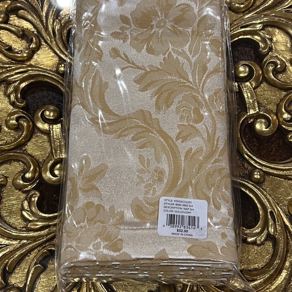 Waterford Kingscourt Set of 4 Napkins - Picture 9 of 10